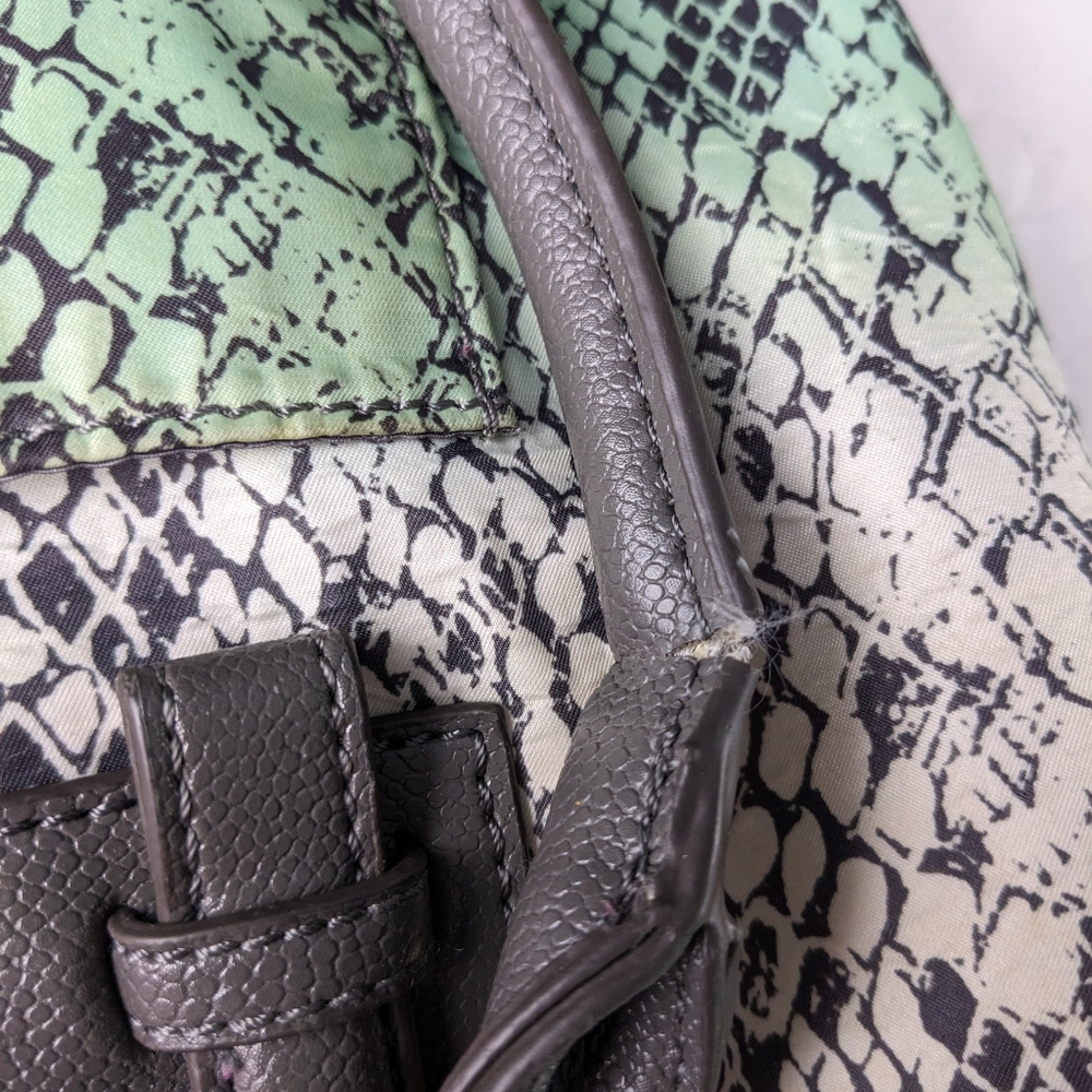 ☀️Simply Vera Wang shoulder bag green white snake fabric print - Picture 17 of 17